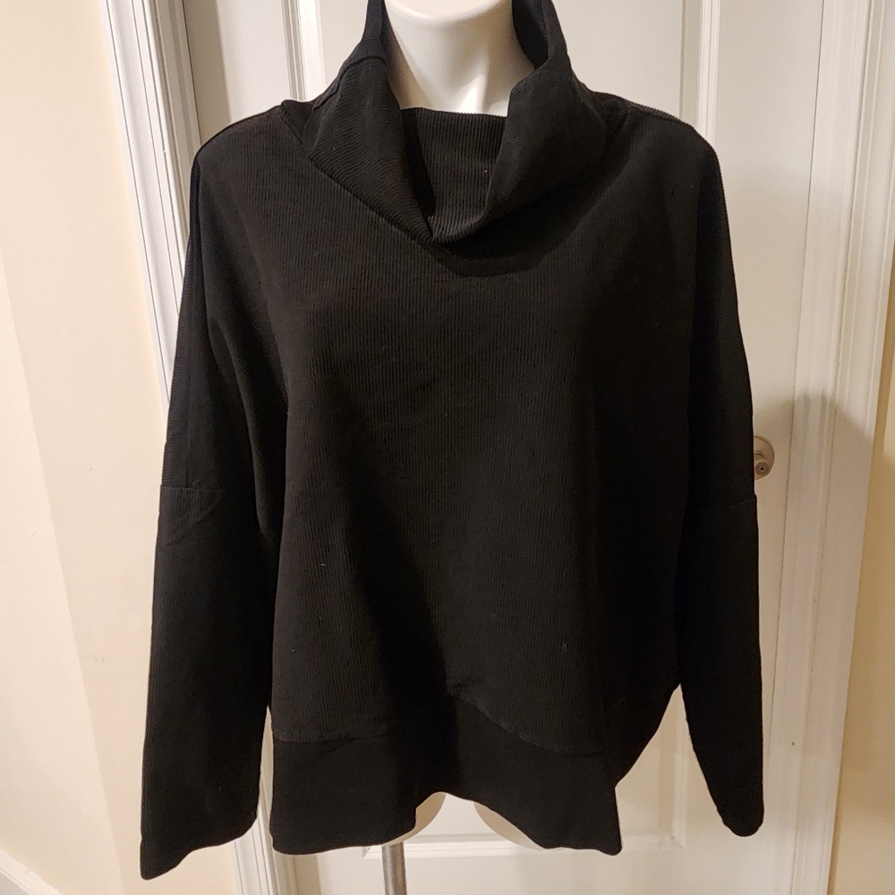 Tuckernuck Black Funnel Turtleneck Long Sleeve Top
